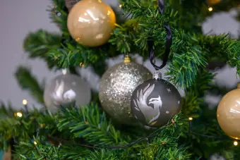 Vánoční koule Phoenix – ručně malované 1 ks