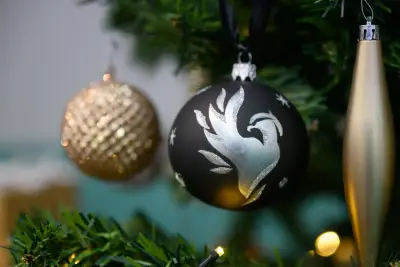 Vánoční koule Phoenix – ručně malované 1 ks